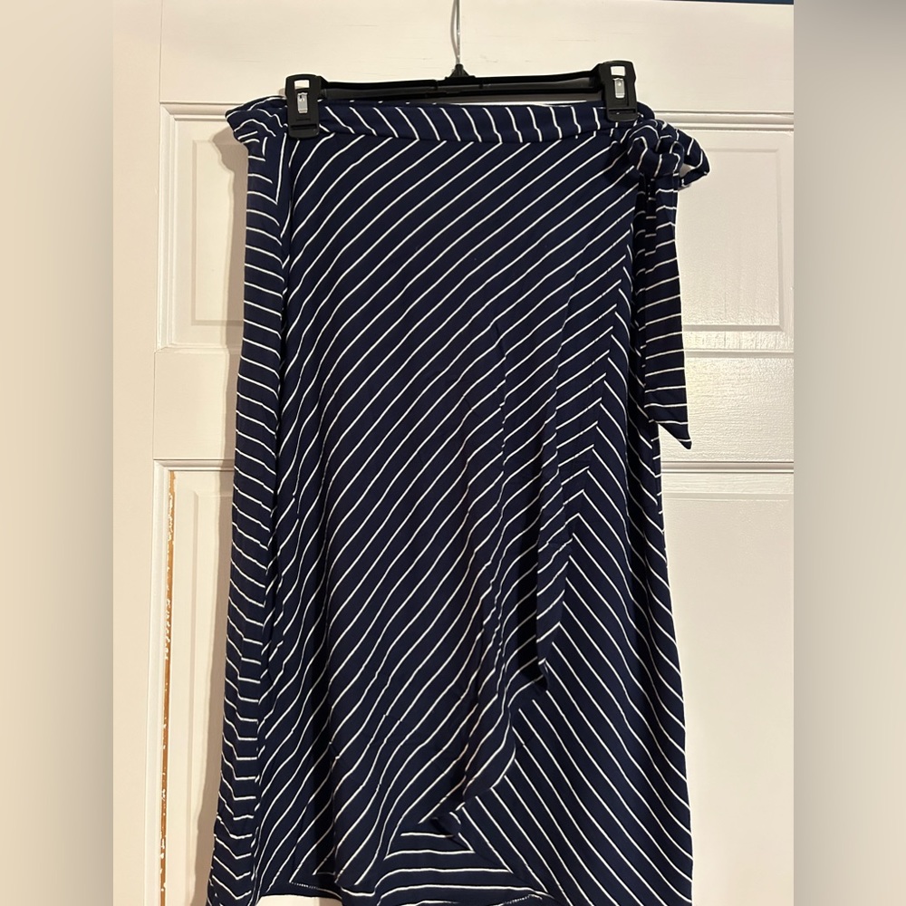 Adrienne Vittadini faux wrap skirt